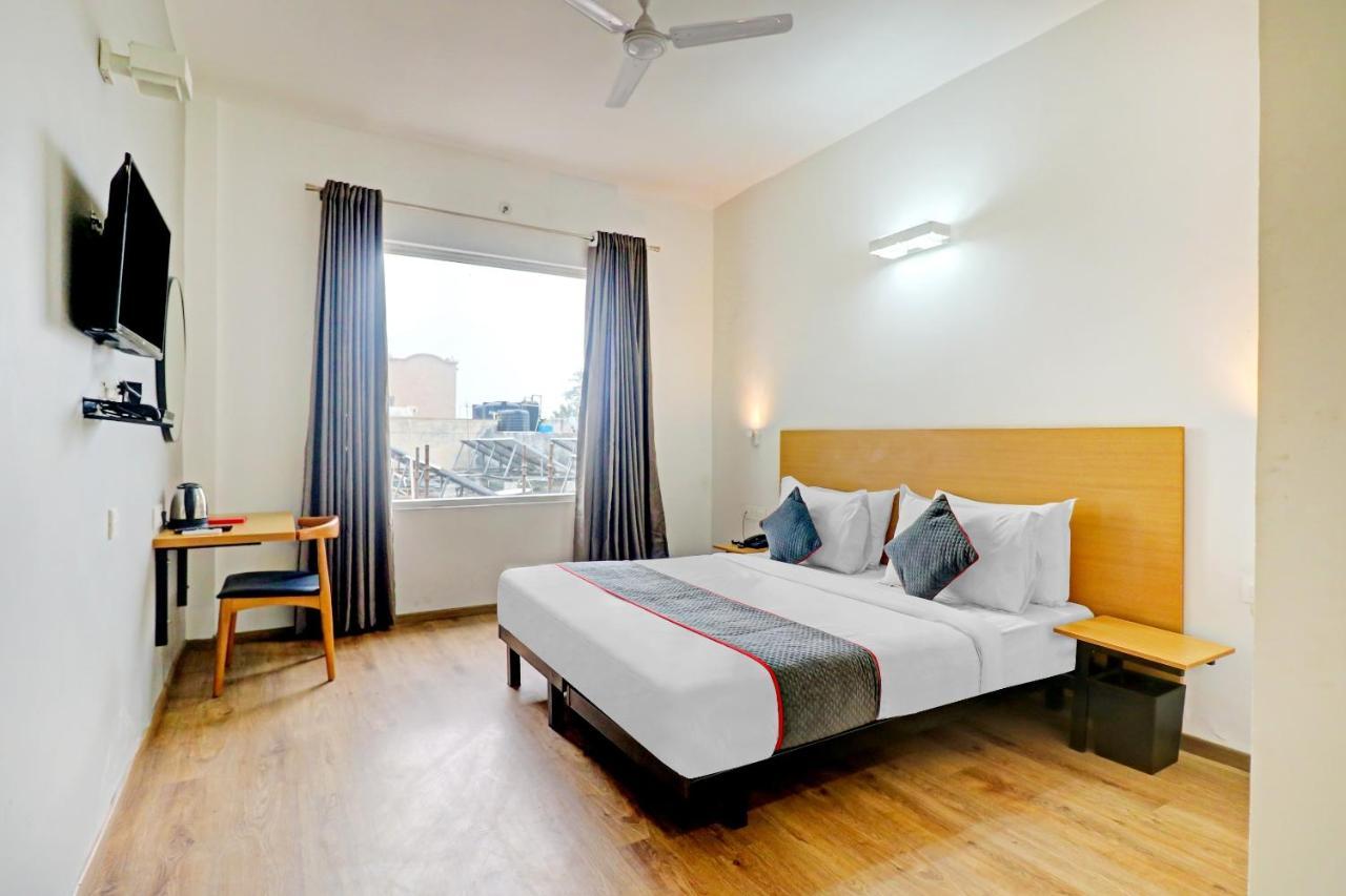 Townhouse Sector 30 Near Botanic Garden Of Indian Republic Hotel Ноида Екстериор снимка