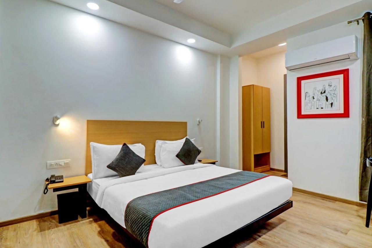 Townhouse Sector 30 Near Botanic Garden Of Indian Republic Hotel Ноида Екстериор снимка
