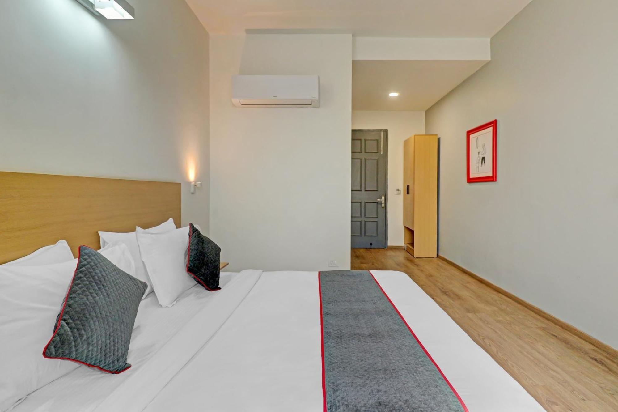 Townhouse Sector 30 Near Botanic Garden Of Indian Republic Hotel Ноида Екстериор снимка