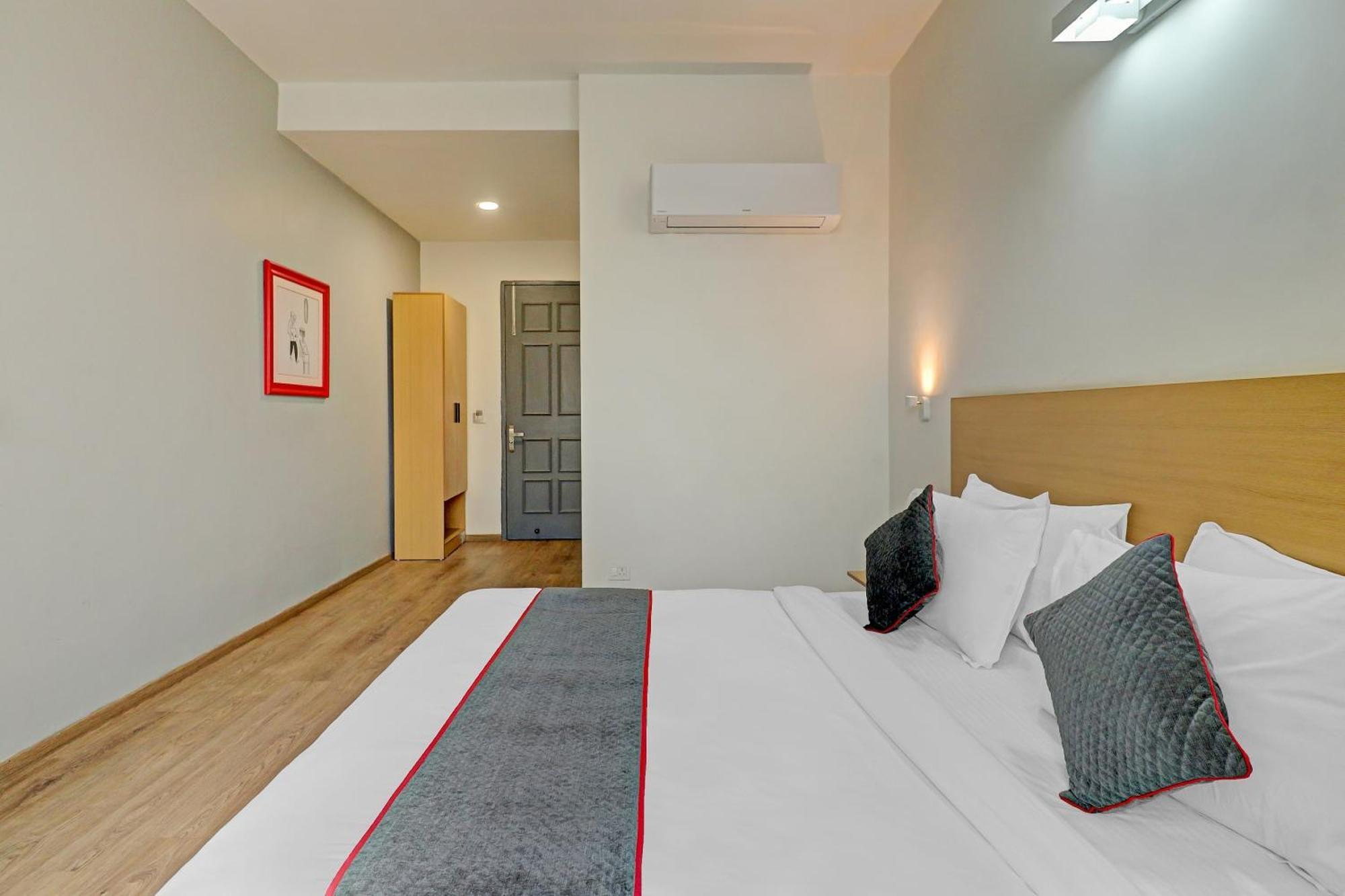 Townhouse Sector 30 Near Botanic Garden Of Indian Republic Hotel Ноида Екстериор снимка